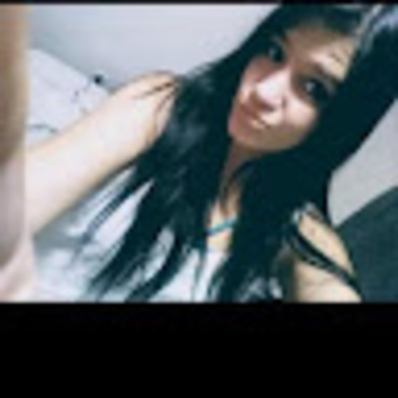 Meet your Posher, Linzee - Picture 1 of 1